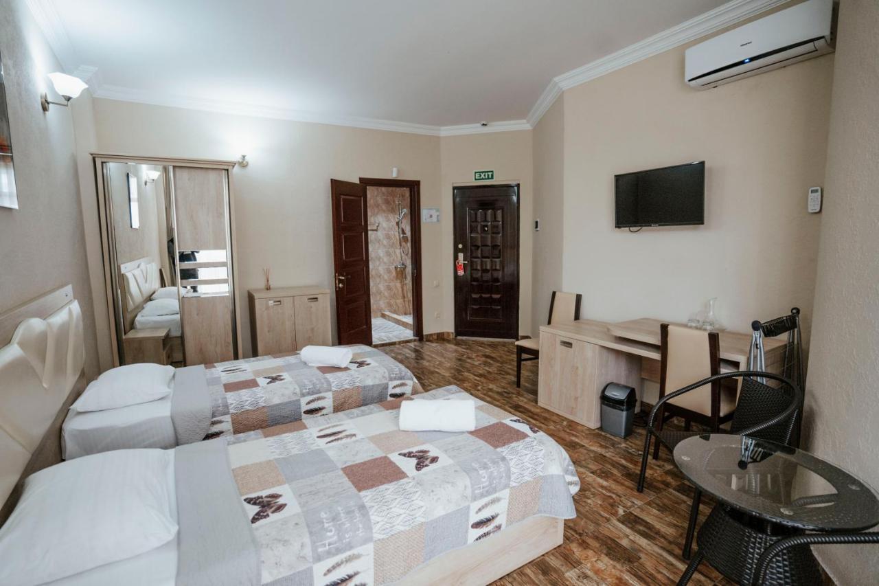 Hotel General Batumi Exteriör bild