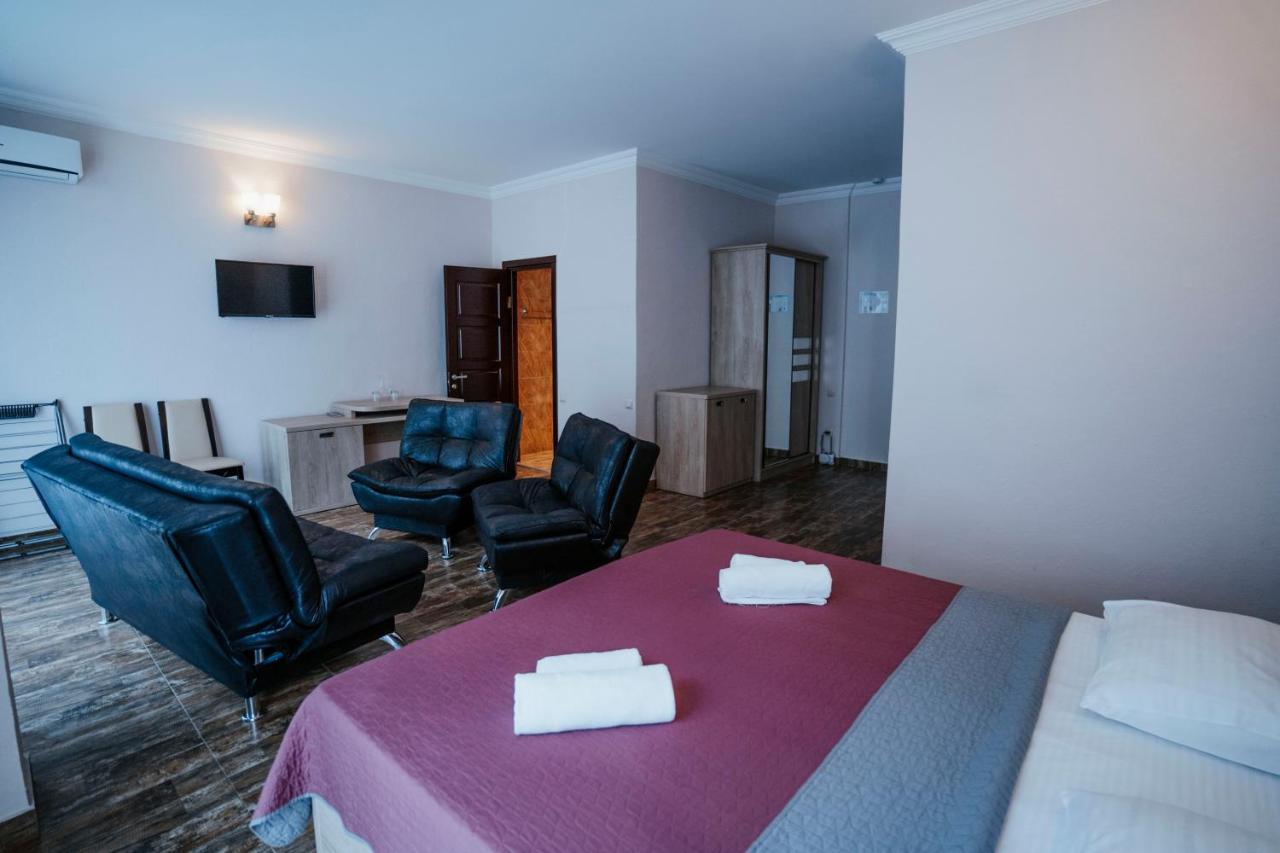 Hotel General Batumi Exteriör bild