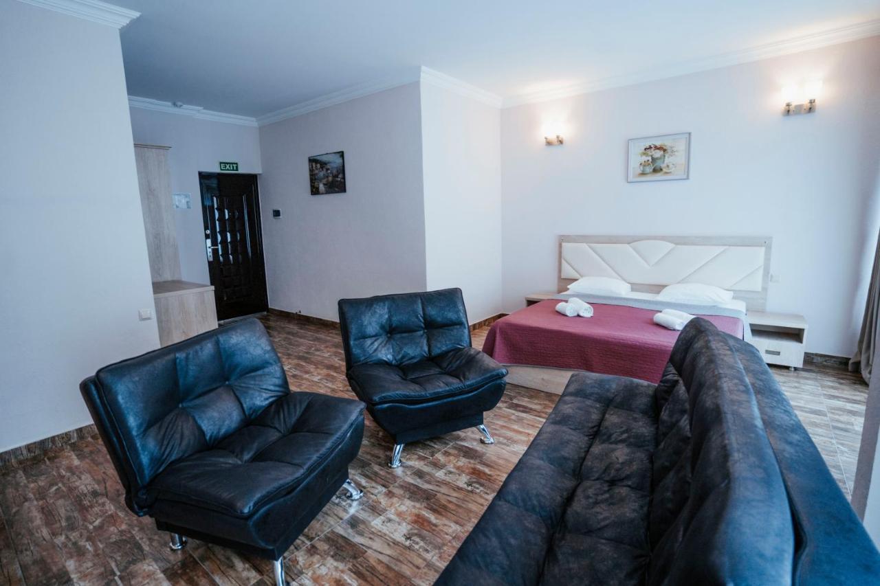 Hotel General Batumi Exteriör bild