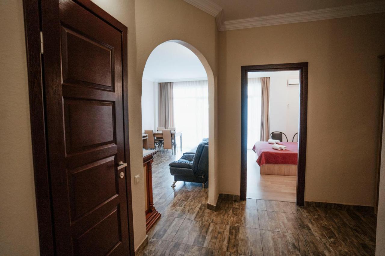 Hotel General Batumi Exteriör bild