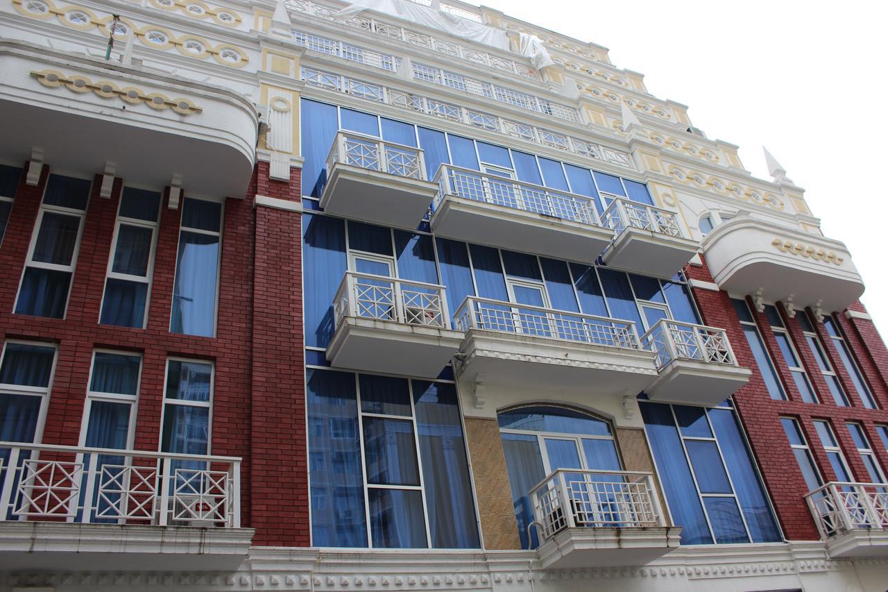 Hotel General Batumi Exteriör bild